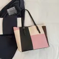 Grande borsa tote color-block in nero, rosa e beige con sottili spalline regolabili - Rosa