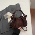 Borsa a mano nuvola a pieghe marrone scuro con manico a nodo e tracolla rimovibile - Caffè