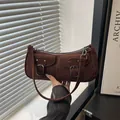 Sac sous le bras rétro en daim marron café avec doubles poches et boucle vintage - Marron
