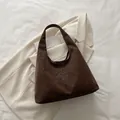 Sac fourre-tout hobo chic à imprimé léopard marron foncé avec large bandoulière - Marron