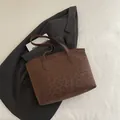 Grote bruine tote bag met luipaardprint van zacht suède voor een stijlvolle look - Koffie
