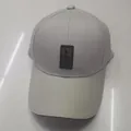 Minimalist light gray baseball cap for men with curved brim and Ediko athletic patch - Beige