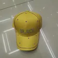 Berretto da baseball giallo con strass argentati BLACK e linee decorative brillanti - Giallo