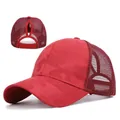Berretto da baseball mimetico rosso con foro per coda di cavallo e rete traspirante - Taglia Adulto (Regolabile) / Borgogna