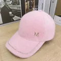 Berretto da baseball rosa in pelliccia di coniglio con logo M in strass e visiera decorata - Adulto, Regolabile / Rosa