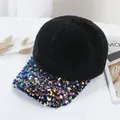 Berretto da baseball in mohair nero con paillettes colorate e pelliccia sintetica - Adulto, Regolabile / Nero Oro Blu Paillettes