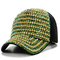 Elegante berretto da baseball nero da donna con borchie dorate e strass cangianti - M (56-58cm) / Strass Verde Nero + Perla Dorata