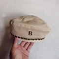 Beigefarbene Baskenmütze mit goldenem B-Logo und schwarz-goldener Metallkette - M(56-58cm) / Khaki (Frühjahr/Herbst Dünn)