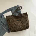Klassische Canvas-Tragetasche mit Leopardenmuster und Schultergurten für den Alltag - Leopardenmuster (Braun)
