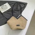 Sac cabas en velours côtelé beige avec lanières en cuir noir et étiquette mode - Brun Sans Pendentif