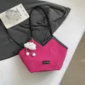 Sac fourre-tout en velours côtelé magenta avec anses noires et bijou de sac nuage - Rouge Rose (Avec Pendentif Nuage)