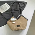 Sac fourre-tout en velours côtelé kaki avec anses en cuir noir et pendentif nuage - Marron avec Pendentif