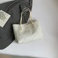 Borsa tote bianco crema trapuntata con trama geometrica e manici crema per donne - Senza Ciondolo / Bianco