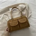 Borsa sottobraccio vintage in camoscio marrone con doppie tasche frontali e manici - Cachi