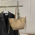 Große Retro-Tragetasche in Aprikose mit Litschikorn-Lederstruktur und Schultergurt - Khaki