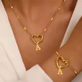 Set collana e bracciale placcato oro con chiusura a cuore e ciondolo lettera A donna - Lettera A / Giallo Oro