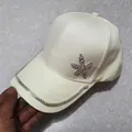 Cappellino da baseball bianco crema alla moda con fiore di strass e dettaglio scintillante - Taglia Adulto (Regolabile) / Stile Stella Marina con Zircone / Beige