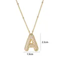 Collana con lettera A a bolla dorata con pavé di zirconi e dimensioni 2.3x1.9cm - Lettera A / Grande / Oro