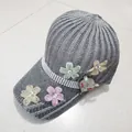Berretto da baseball grigio in maglia per donna con fiori 3D e ciondolo a volpe con strass - Adulto, Regolabile / Grigio