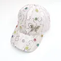 Weiße Damen Lace-Baseballkappe mit Strass-Schmetterling und glitzernden Pailletten - Erwachsenengröße (Verstellbar) / Hellrosa