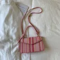 Sac bandoulière tissé rose et multicolore avec poignée et détail de nœud élégant - Rose