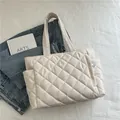 Chic off-white quilted tote bag in matte finish with stylish rhombus stitching - No Pendant / Off White