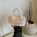 Mini borsa Boston rosa stile balletto con fiocco in metallo e bordo in pizzo bianco - Rosa