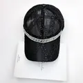 Casquette de baseball en dentelle noire pour femme avec motifs floraux et strass bleus élégants - Adulte, Réglable / Noir