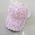 Casquette de baseball blanche ornée de strass roses et irisés sur le devant - Blanc (Blanc AB et Strass Rose)