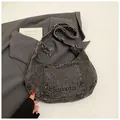 Borsa hobo giapponese in denim grigio con tracolla regolabile e tasca frontale - Nero