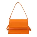 Elegante bolso bandolera naranja brillante con solapa rectangular y hebilla dorada - Naranja