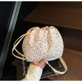 Borsa a tracolla floreale color crema con coulisse e sottile tracolla per la spalla - Bianco Floreale