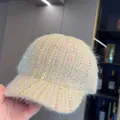 Berretto da baseball in maglia beige con strass e consistenza morbida peluche - Taglia Adulto (Regolabile) / Beige