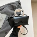 Schicke schwarze PU-Lederhandtasche mit silbernem Metallgriff und Schulterriemen - Schwarz