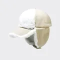 Beige winter muts met witte voering van imitatiebont en oorflappen voor koud weer - Eén maat / Beige