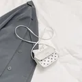 Mini witte crossbodytas met zwarte stippen en een 3D-strik voor damesmode - Wit