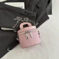 Bolso mini saco rosa trenzado con correa de cadena plateada y doble cremallera - Rosa