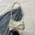 Borsa a tracolla semicerchio bianca chic con grande fiocco e finitura in pelle PU - Bianco
