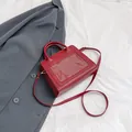 Bolso ita rojo minimalista con ventana transparente y correa ajustable para mujer - Rojo