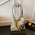 Bolso tote de lona retro en caqui con parche de letra W grande y correa de hombro de cuero - Caqui
