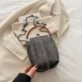 Graue Tweed-Umhängetasche im Retro-Stil mit Ledergriff und Metallkettenriemen - Schwarz