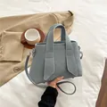 Sac fourre-tout texturé bleu clair-gris avec larges poignées et finitions en métal argenté - Bleu