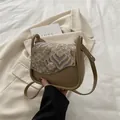 Bolso bandolera caqui vintage con bordado chino y correa de hombro delgada - Caqui