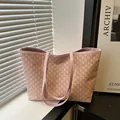 Grande borsa tote rosa con motivo jacquard a lettere M e spalline sottili - Rosa