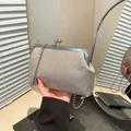 Mini borsa a mano con paillettes oro champagne con catena e chiusura vintage - Oro
