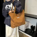 Borsa tote in velluto a coste marrone da donna con etichetta moda e grande spazio - Marrone