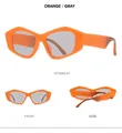 Detaillierte Mehrwinkelansicht der orangefarbenen Cat-Eye-Sonnenbrille mit grauen Gläsern - Oranger Rahmen Verlaufsgraue Gläser
