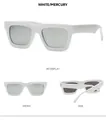 Lunettes de soleil carrées blanches avec verres argentés sous plusieurs angles - Monture Blanche Verres Miroir Argent