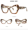 Tres vistas de monturas cat-eye con estampado de leopardo y detalles metálicos dorados - Marco Carey Lente Transparente