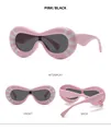 Tre prospettive di occhiali da sole ovali a righe rosa e bianche con lenti scure - Montatura Rosa Lente Grigia